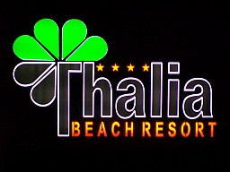 Thalia Beach Resort, Leuchtreklame