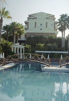 Thalia Beach Resort, Blick zim Hotel